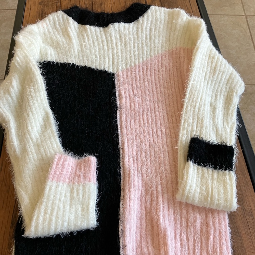 Soft fuzzy tricolor sweater